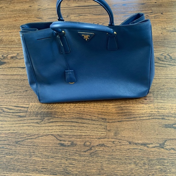 PRADA Saffiano leather tote bag - Picture 2 of 16
